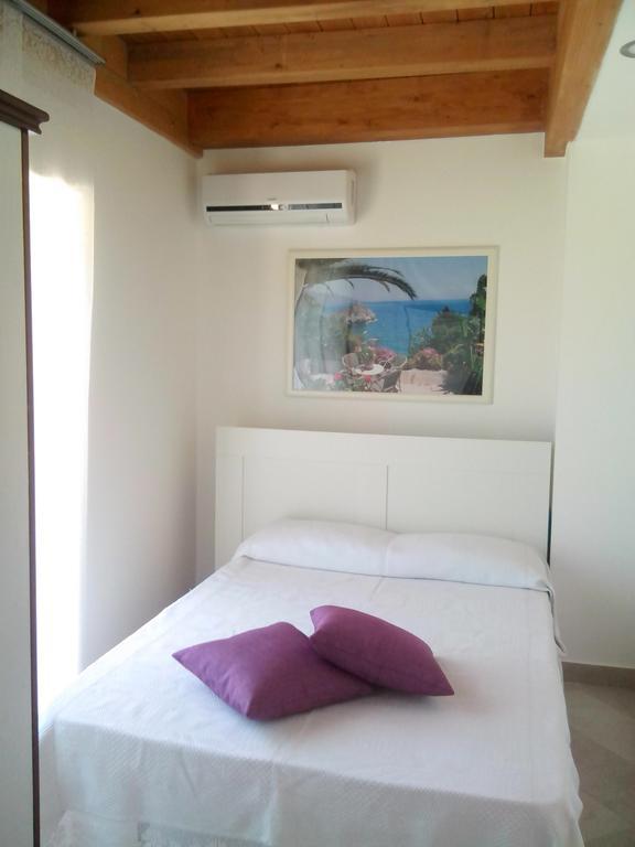 סנטה תרזה די ריבה Pozzo Lazzaro Apartments חדר תמונה